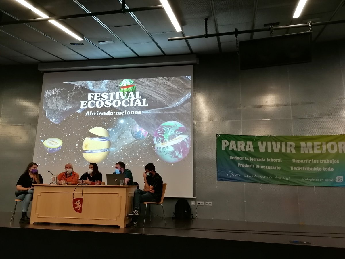 En el festival ecosocial de @F4F_Zaragoza 

Con @armin_tamz @TrabajarMenos, asociación de trabajadoras del hogar y @CutAragon 

 #emergenciaclimatica  #GlasgowCop26 #AragonNoSeVende