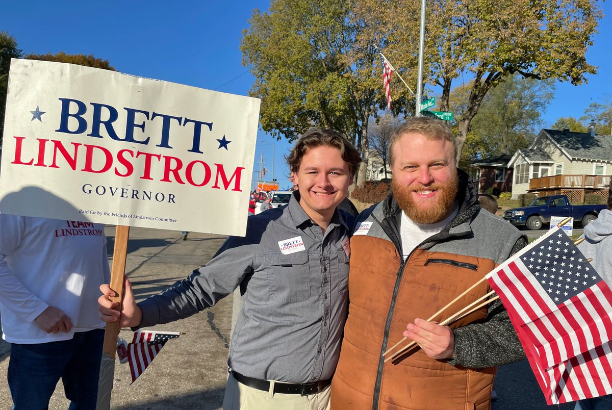 brettlindstrom's tweet photo. Thanks to all of our volunteers who spent their morning walking with us in the Bellevue Veterans Parade, the Greater Bellevue Area Chamber of Commerce for hosting, and a very special ‘thank you’ to all of our Veterans who have served and sacrificed so much for our great country. https://t.co/TmjIacXH1x