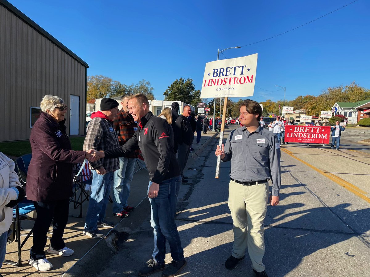 brettlindstrom's tweet photo. Thanks to all of our volunteers who spent their morning walking with us in the Bellevue Veterans Parade, the Greater Bellevue Area Chamber of Commerce for hosting, and a very special ‘thank you’ to all of our Veterans who have served and sacrificed so much for our great country. https://t.co/TmjIacXH1x