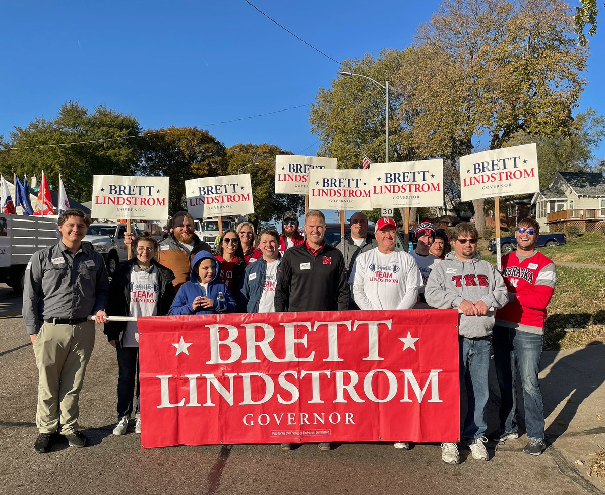 brettlindstrom's tweet photo. Thanks to all of our volunteers who spent their morning walking with us in the Bellevue Veterans Parade, the Greater Bellevue Area Chamber of Commerce for hosting, and a very special ‘thank you’ to all of our Veterans who have served and sacrificed so much for our great country. https://t.co/TmjIacXH1x