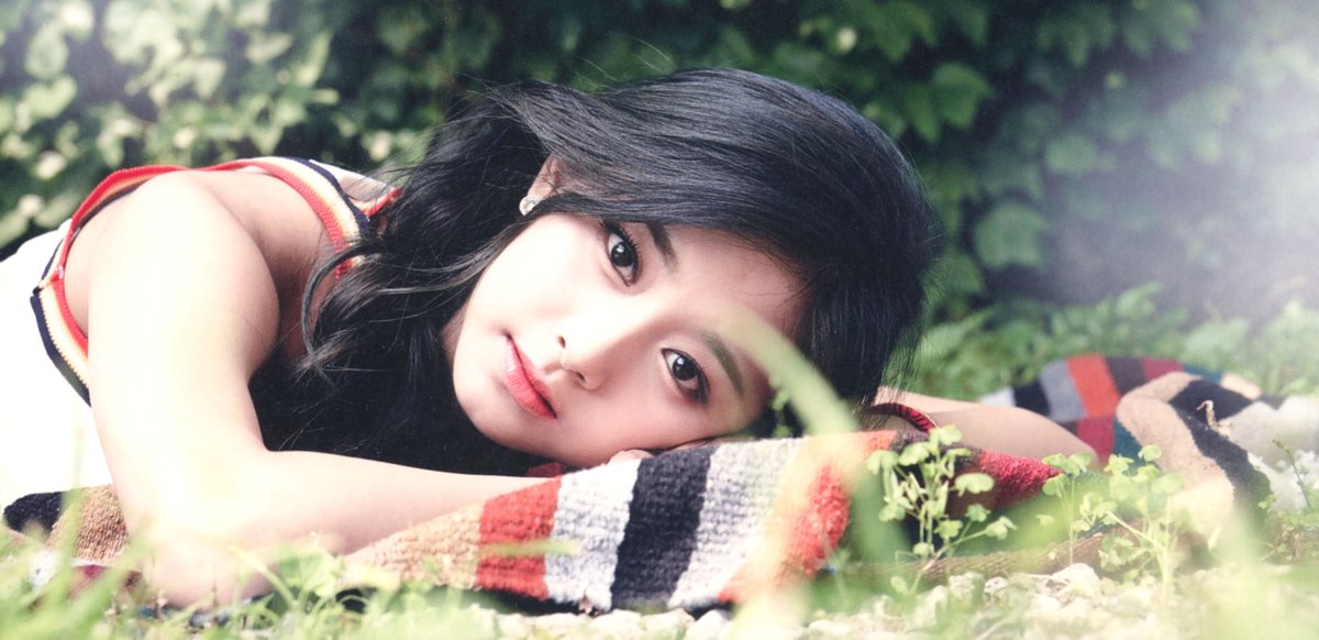tzuyuoldfiles's tweet photo. #쯔위 #ツウィ #TZUYU #จื่อวี #子瑜 https://t.co/zo9PiQtMmu