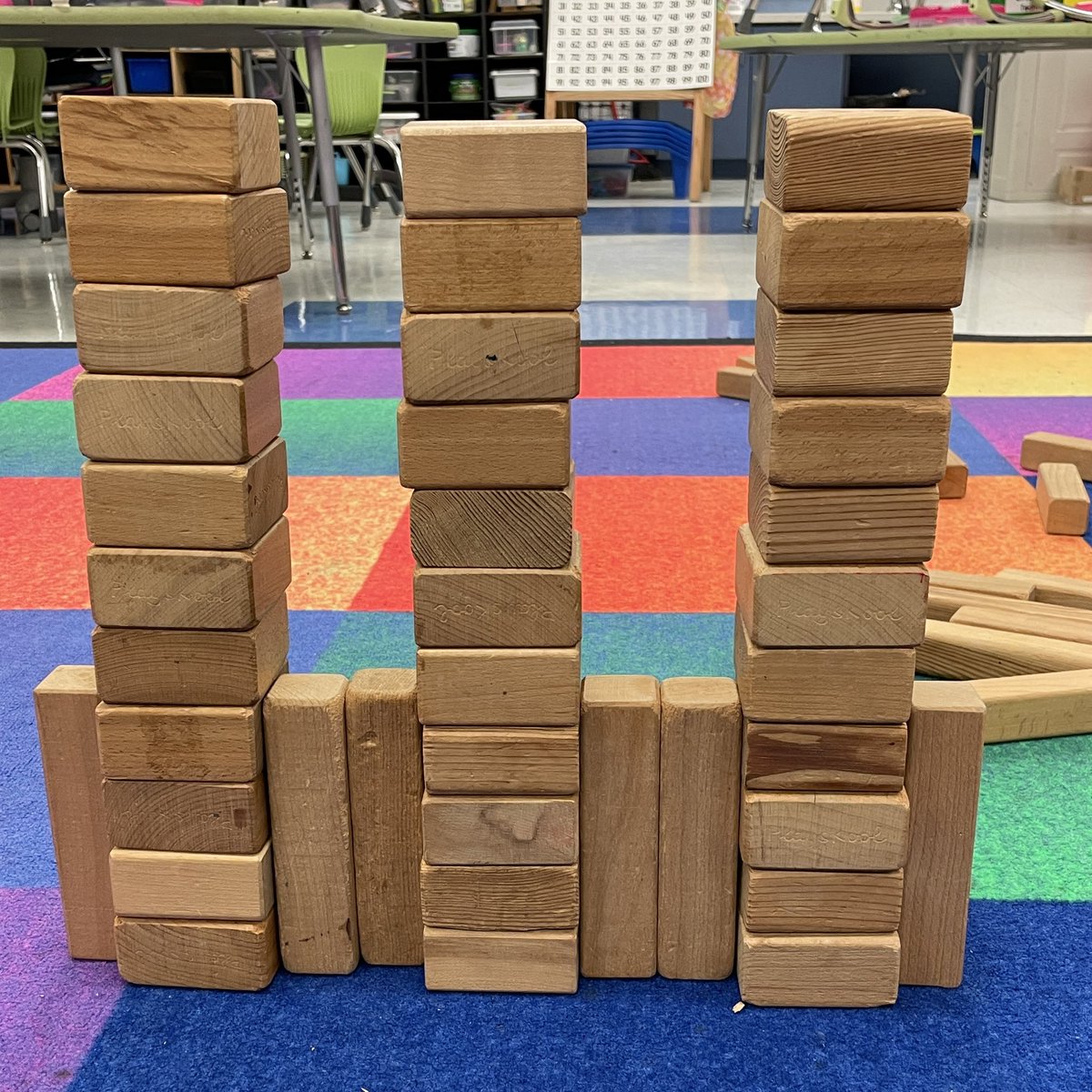UrbatchK's tweet photo. Homebound peep took the block challenge in the class on Friday! Build a pattern, describe it, extend it, build a new pattern! #iteachk #fcpsk #woodlawnstrong @FCPSR3 @WoodlawnES @FCPS_Kinder @fcpsnews https://t.co/AVEZBrZ5af