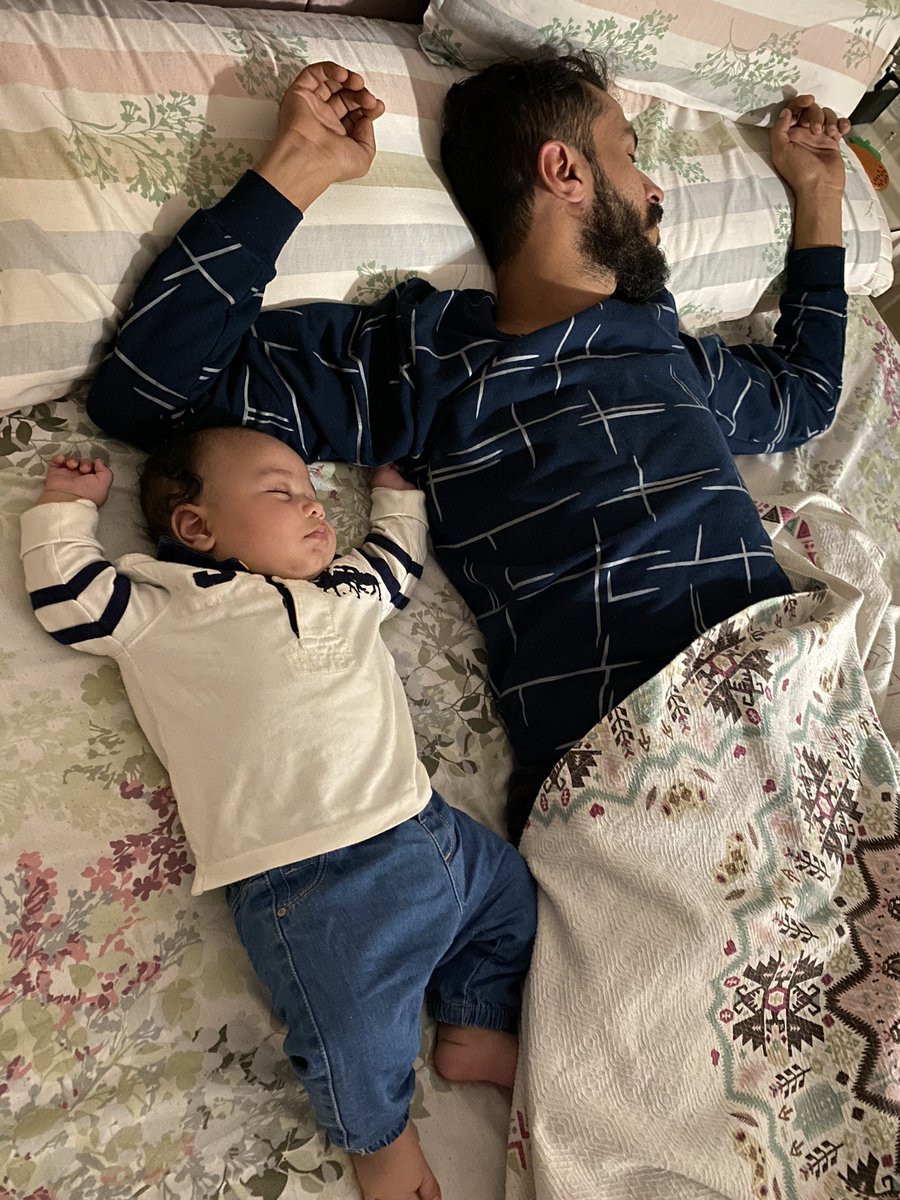 HebaAllahNasr1's tweet photo. أنا دخلت فجأه والله لقيت المنظر ده 😂😂❤️❤️❤️❤️❤️
كل يوم بتأكد ان بقا عندي نسخه مصغره من أحمد 😂😂
و دي حاجه تفرح علي فكره 🥰🥰🥰 https://t.co/saTGp7gEPr