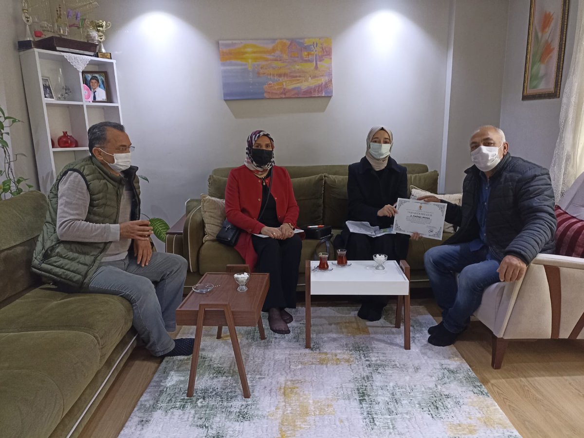 istasyontesklat's tweet photo. Emaneti ehline teslim ediyoruz.AK Parti Küçükçekmece İstasyon Mahalle Teşkilatı olarak sandık kurulu üyelerimizi evlerinde ve iş yerlerinde ziyaret edip fedakarlıkları ve emekleri için teşekkür ettik
@avrecepsencan @avsengulk
@EsmanurSonmez_ @hgonenc37 @BULENT_ECEVlT @baskanirfan https://t.co/IfPl1qVbCf
