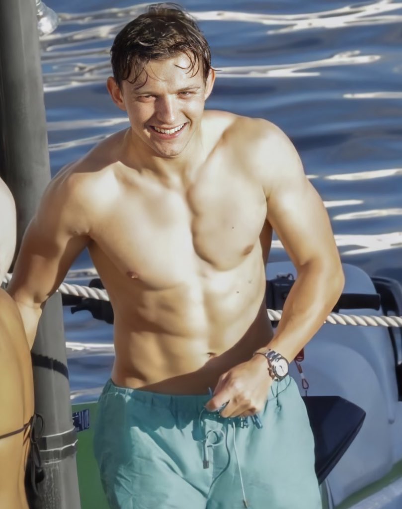 throwback to tom holland in spain. 🥵🤤