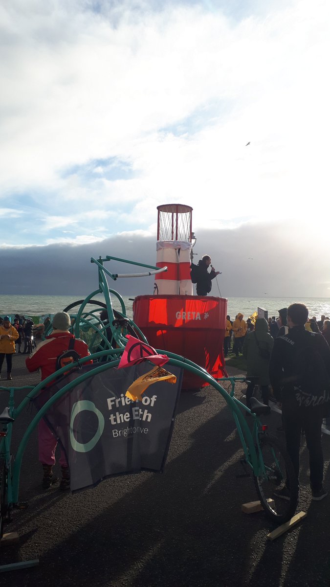 Brilliant day in Brighton, at least 1000 marched through the streets to demand #ClimateJusticeNow at #COP26 ✊🌍 
#COP26GDA @COP26_Coalition