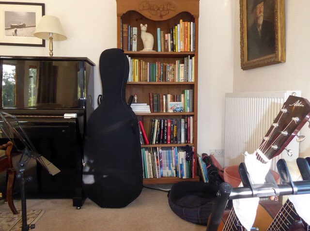 Thehenlady's tweet photo. With less going on in the cycling world itβs time to put a bit more effort into my other passion, making music π»πΉπΌπΆ #offseasonactivities https://t.co/kJHDGU79Et