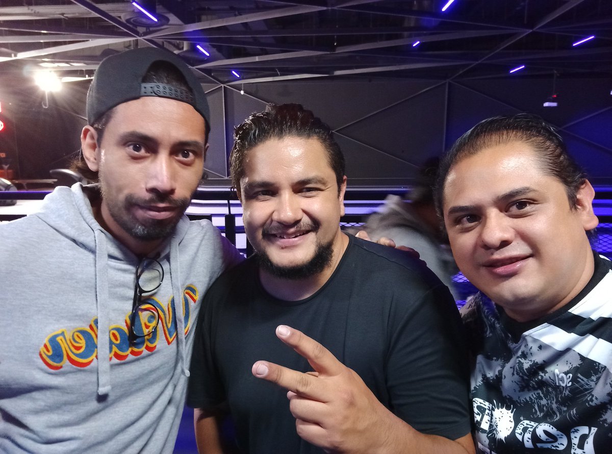 TeamInfectionz's tweet photo. Asistimos al evento presencial de la LGR organizado por nuestros amigos de @DeporteDigitalH y @LogitechG muchas gracias por sus regalos y un gusto estar con todo su equipo de trabajo. https://t.co/BFLyX1EZXB