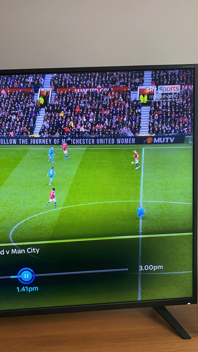 IanLewisinWales's tweet photo. Another poor performance. Such slow build up play, even @ManCity player had time to do his boot laces up! @ManUtd #UtdFan #StillTryingToBelieve #olesatthewheel 🤦♂️ https://t.co/4Ss1ngvMTg