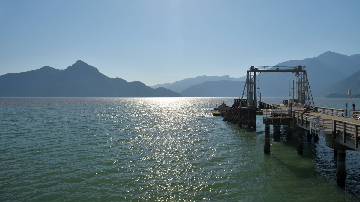 williamstalwart's tweet photo. Setting Sun on the Salish Sea

#porteaucove #salishsea #mountains #sea #pier #seatosky #britishcolumbia #canada #nikon #nikonphotography #nikond750 https://t.co/EYYrATa10S