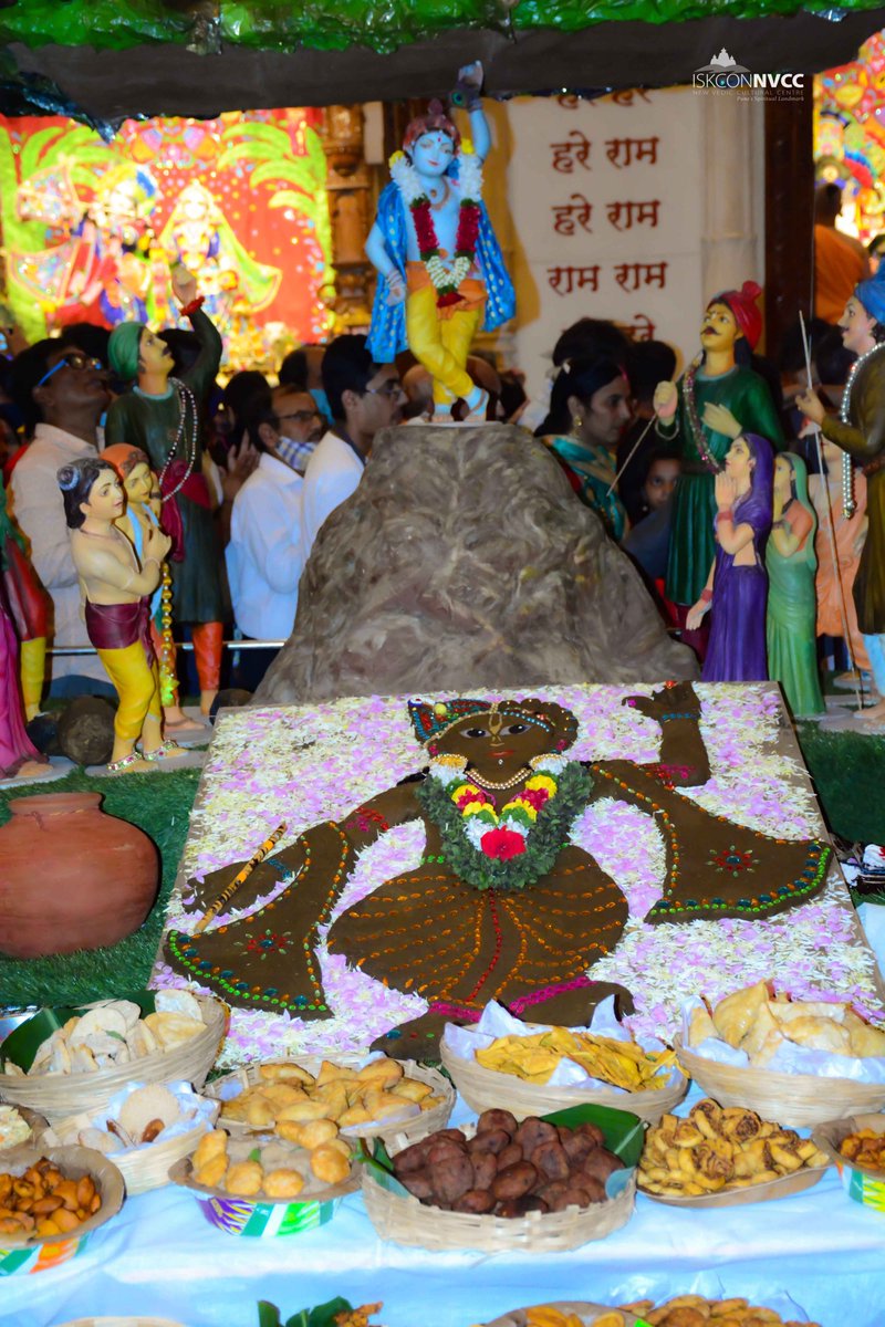 ISKCONPune's tweet photo. Govardhan Puja Celebration 6th Nov 2021
For more pics: https://t.co/I4MjOaMdUl
#Govardhanpuja #Girigovardhan
#kartik #festival #kartik2021 
#damodarmonth #yashodadamodar
#Diwali #kartikmonth #kartikmaas 
#ISKCONNVCC #ISKCONPune #ISKCON
#PUNE #DailyDarshan #harekrishna
#Saturday https://t.co/VZM9nEXVAH