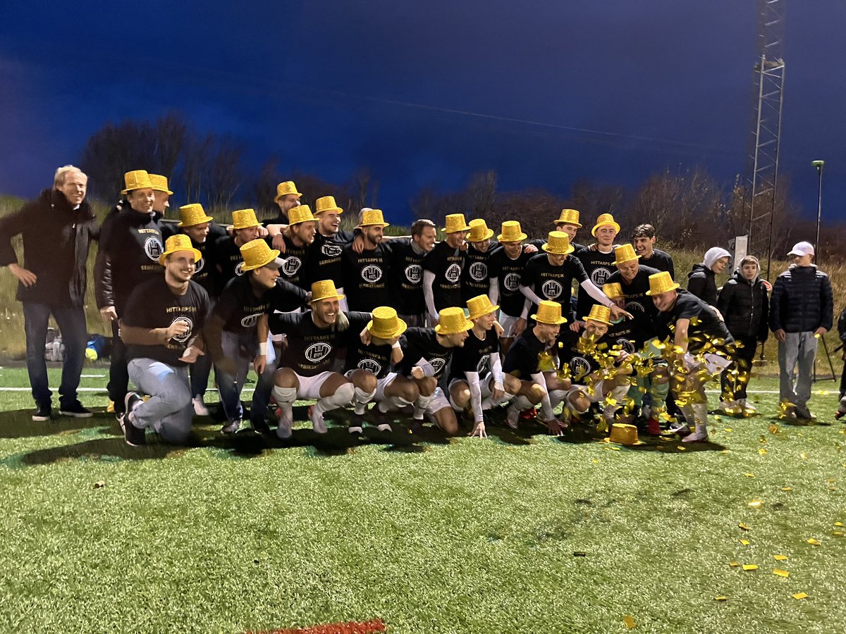 SERIESEGRARE❤️🖤❤️🖤

Våra herrar är klara för division 2 efter en ny förkrossande seger, 7-0 mot Ljungby. 

Spelarna och ledarna har svarat för en makalös säsong och är väl värda framgångarna. STORT GRATTIS❤️🖤

#hejahittarp #hittarpsik