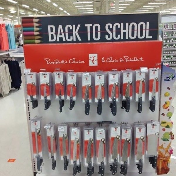 SignsRedmond's tweet image. Don’t under-estimate sign placement. It’s part of your messaging. 🤔

#signfails #funnysigns #signshoplife #weekendfunnies #weekendcomics #retail #shopping instagr.am/p/CV8Loi8JPQa/