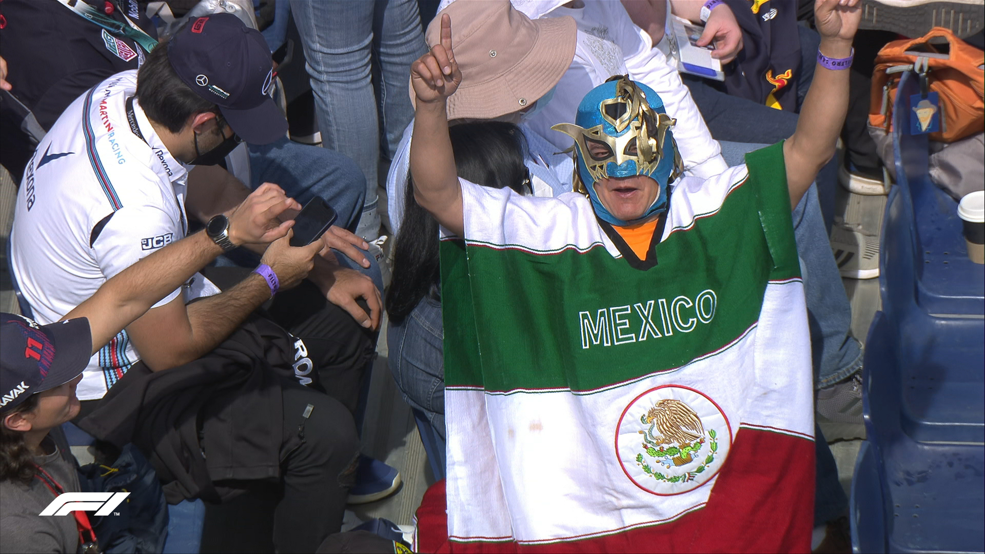 Formula 1 on X: The fans in Mexico are excellent 🤩👏 #MexicoGP 🇲🇽 #F1   / X