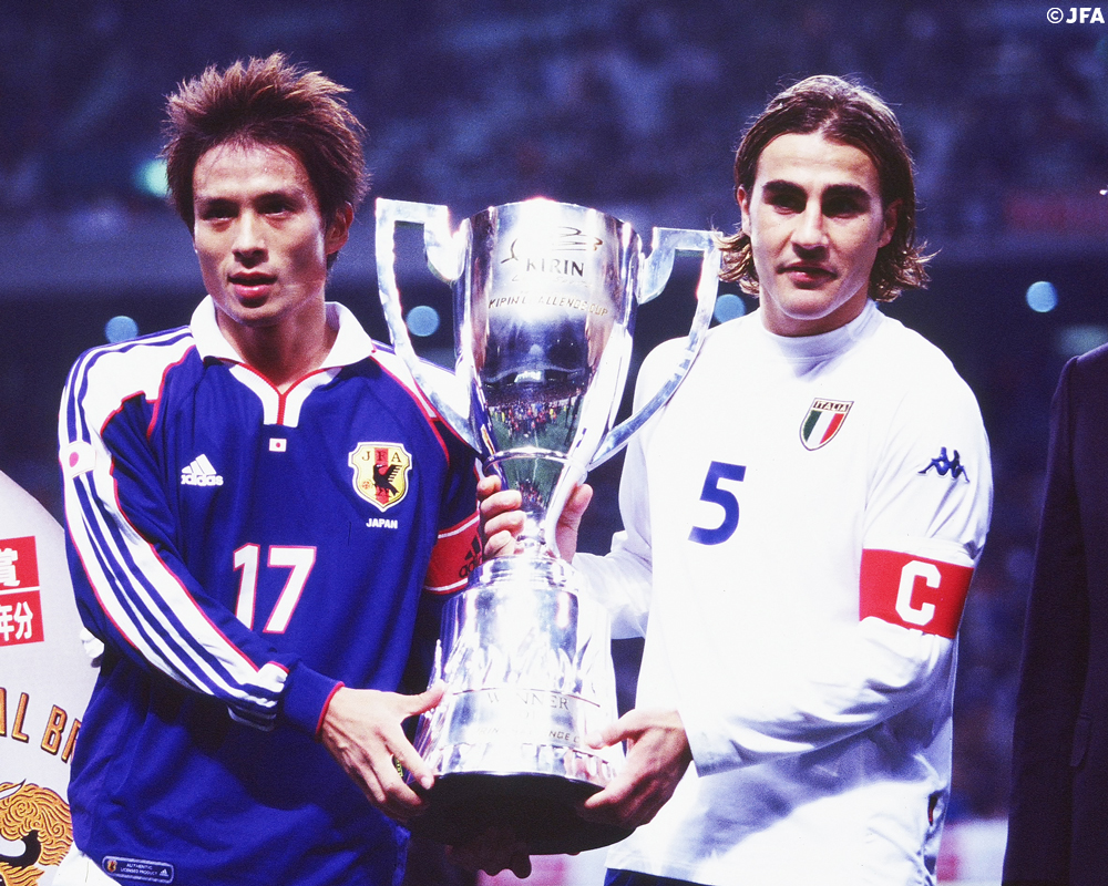 サッカー日本代表 Onthisday 01 11 7 日本代表 1 1 イタリア代表 年前の今日 キリンチャレンジカップ01イタリア代表戦が行われ 柳沢敦 の見事なボレーシュートで先制するも その後追いつかれドロー決着となった ハイライト