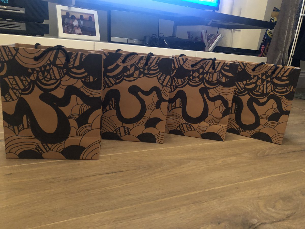 amberperrier1's tweet photo. Ordered some brown bags @FromPaperchase, the rest is history 🖊 #giftbags #personaldesigns #drawings #AfricanArt #AfroCentric #illustration #pilotpens #penmarker #London #RiverThames #Patterns https://t.co/QOUqj0wg3b