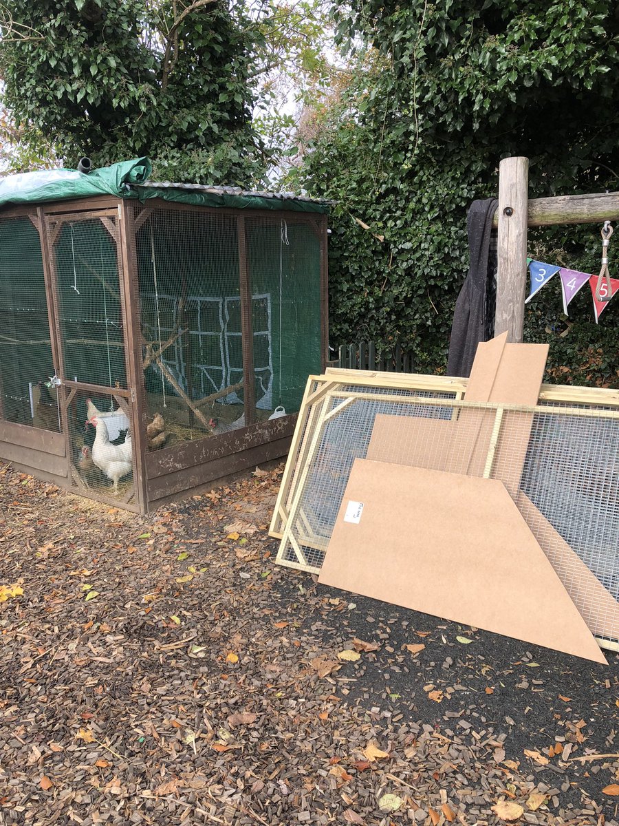 TanglewoodNS's tweet photo. A MASSIVE thank you to Simon Matthew’s and Tom Applegate for their @coopuk community outreach work today (with a little help from our very own Hannah and Kelly too) 
We have got some very pampered chickens 🐓💛🐓Have a great weekend everyone, Debs and Team Tanglewood 🐓💛🐓 https://t.co/1JRWk2BUPw