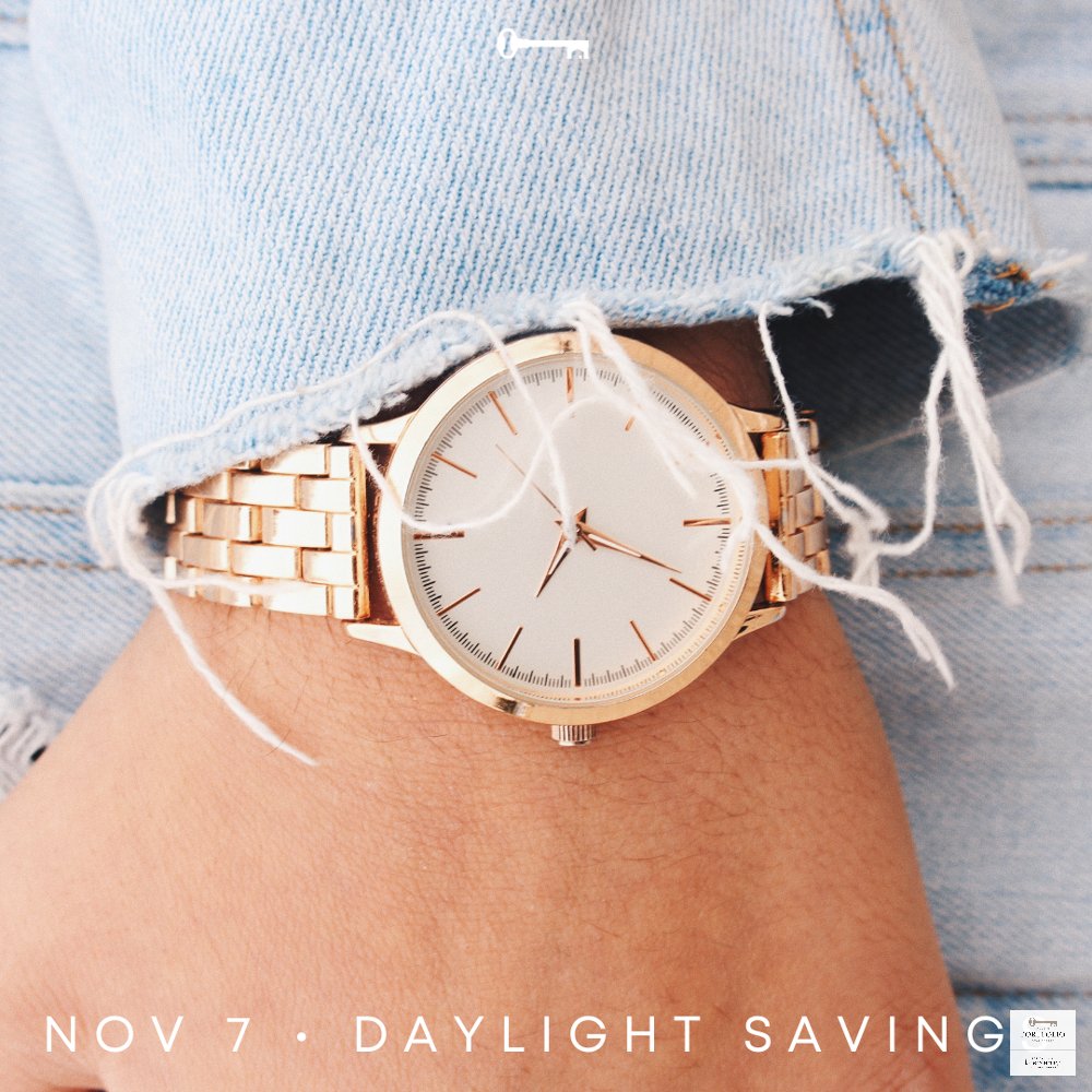AusTXRealEstate's tweet photo. Don't forget to set your clocks back for Daylight Savings tomorrow Nov 7th! https://t.co/f1BBcAaZa9