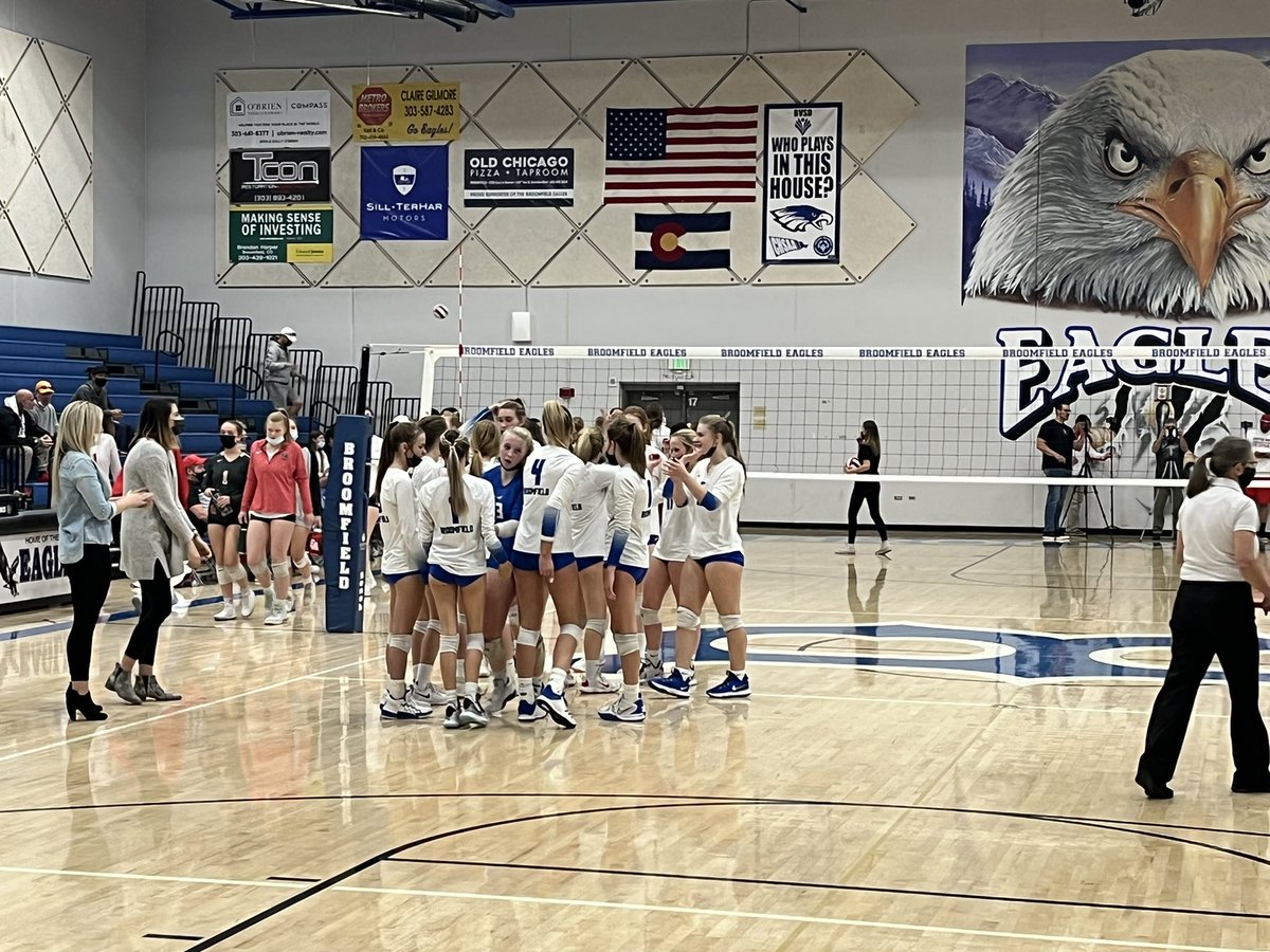 Broomfield defeats Castle View 3-1 in first regional match.  Next up Denver East. Good job Eagles! #bocopreps, #copreps