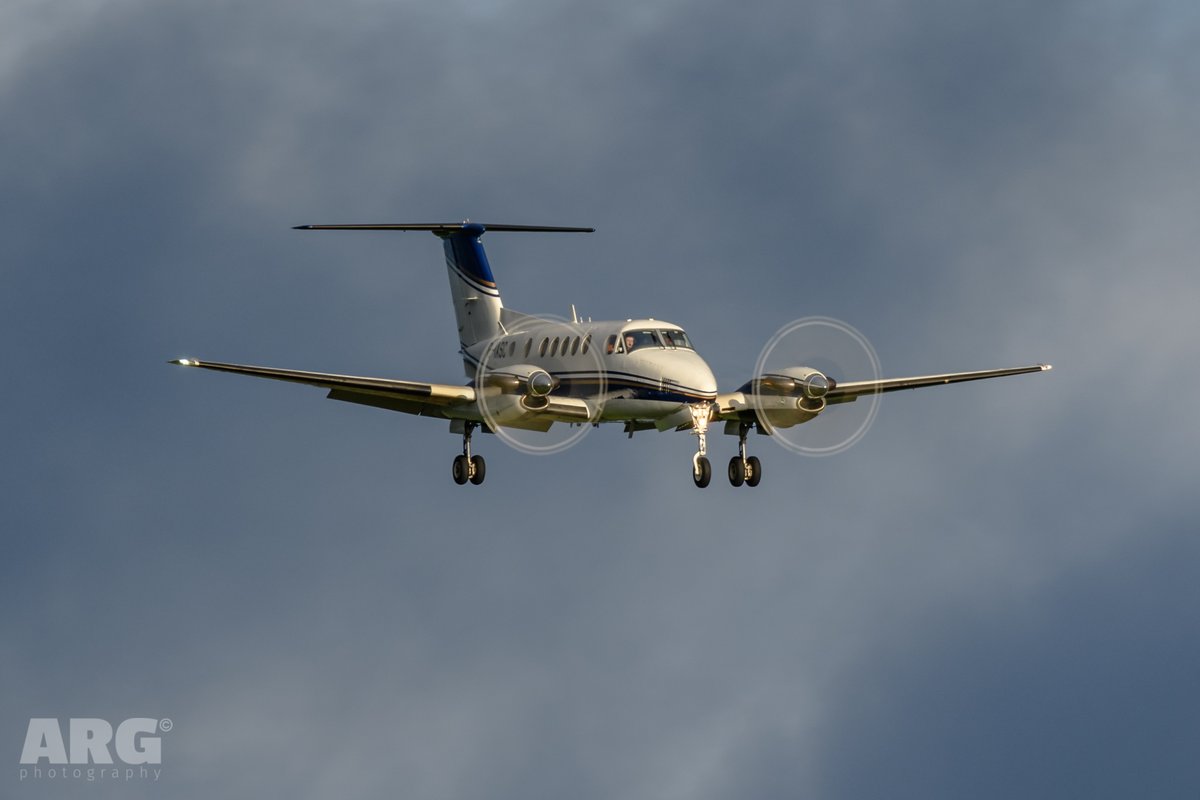 arg_photography's tweet photo. IAS Medical's Beech 200 Super King Air (G-IASC/Medops15) returning to @TeesAirport from the Isle of Man this afternoon in my favourite light combination of sunshine &amp; dark clouds. #IASMedical #KingAir #Teesside https://t.co/5YLFpLBP3p