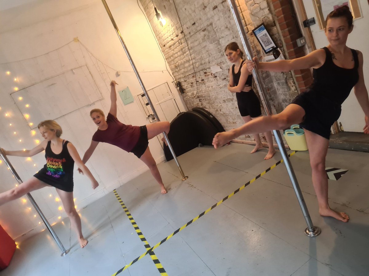 The first Mumbler Pole Social 😍 

Thanks to the ladies who came today to have a go at one of the hobbies I started in lockdown. So much fun and badass sassyness - loved it! 

Let me know if you fancy coming to the next one 💜
#mumsthatpole #poledance #norwich