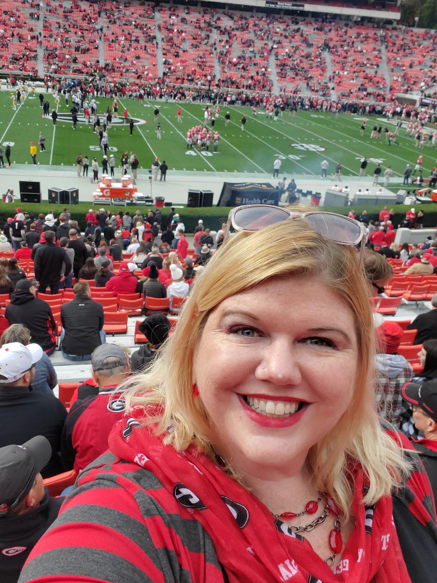 50 yard line baby!! #mizvsuga #letsgodawgs