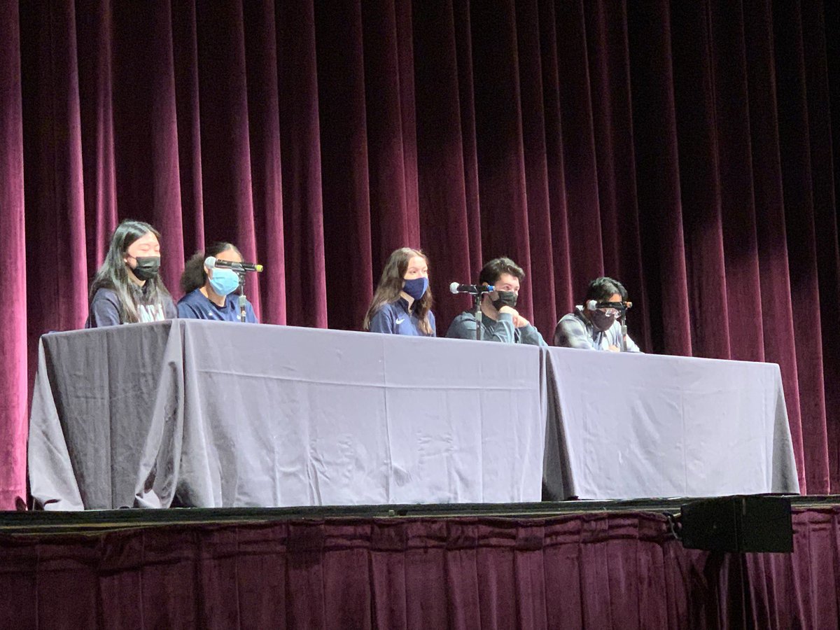 dto02002's tweet photo. Enjoyed moderating a student panel on life @UConn for today’s Open House. Beautiful day for prospective students &amp; families! #SuccessStartHere https://t.co/z7FyG7E6W7