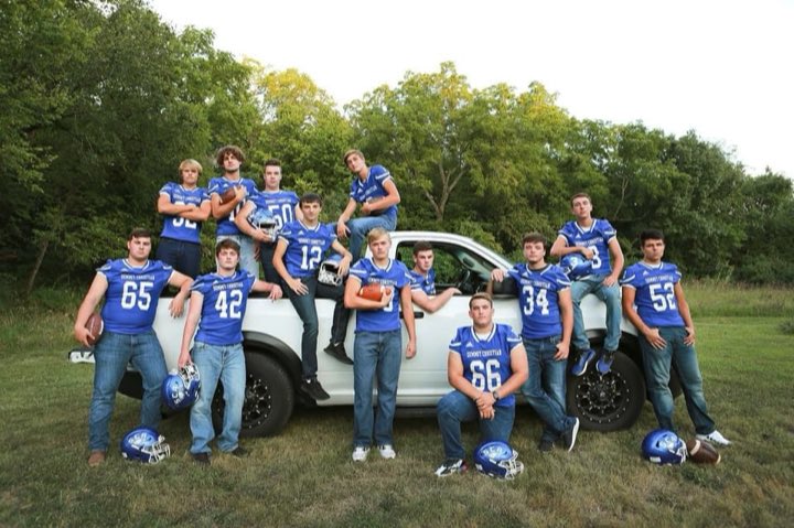 FHCFB's tweet photo. @SCA_FB @scoatsKCPR @Eagle_Events Yes that is their 7th grade team photo.  Current photo…. https://t.co/jWTwnwg1P7