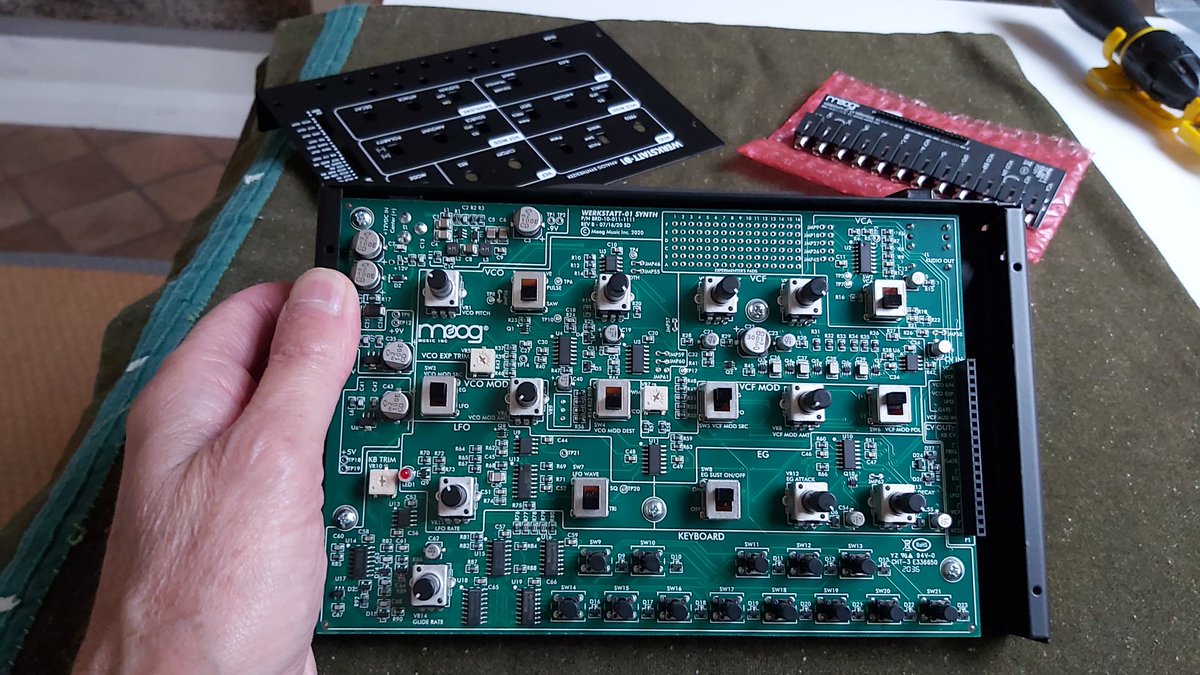 BeckGra's tweet photo. In case you were on the edge of your seats... Da-dahh!
#moog #moogsynthesizers #werkstatt #analogue #analoguesynth #SelfAssemble #Assemble #smallsynth #diy #hull https://t.co/okMZZVQnya