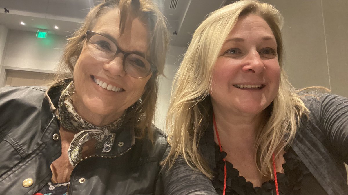 MsJohnstonART's tweet photo. LHS art teacher + #TAEA Presenter Melissa Gratz (right) and LHS art teacher Mary Johnston at #kalahari convention center in #Roundrock #Texas  #LockhartLeading https://t.co/aUhbyyB1qP