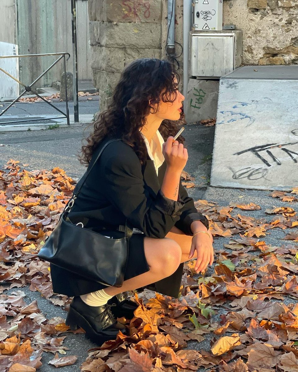 dazzlinghavens's tweet image. A vibe 🤎