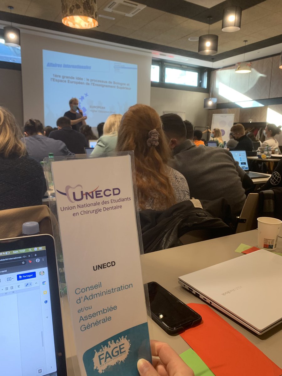 Manon_UNECD's tweet photo. #Réseau 

Présente ce WE avec @lucie_UNECD_ et @Clement_UNECD au Conseil d’Administration de la @La_FAGE pour porter la voix des #étudiants en #odontologie 🙋🏼‍♀️

👋🏼 @UNECD https://t.co/1sX67bb3oa