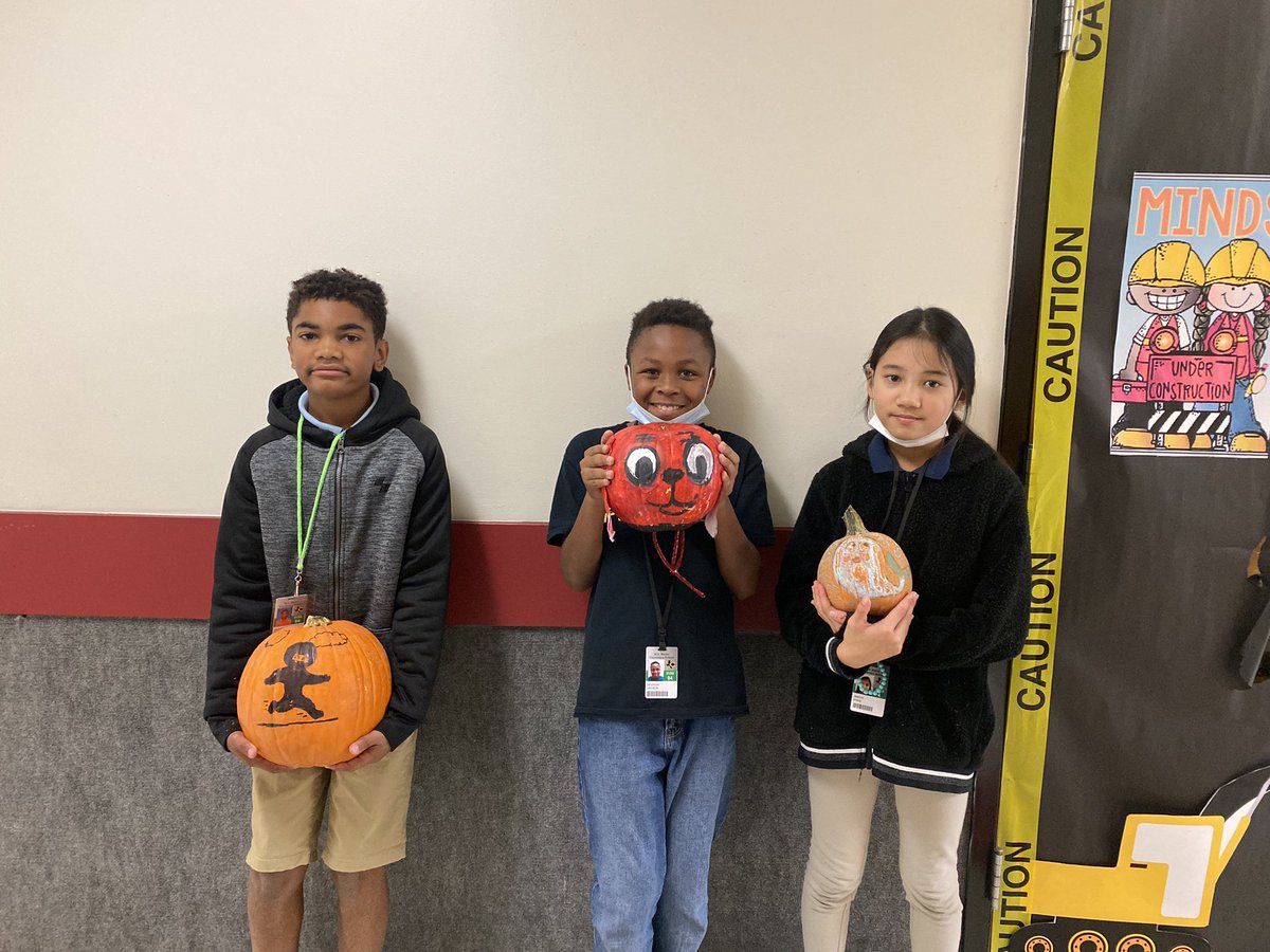 morales4th's tweet photo. Book report pumpkins for extra credit! Let me tell y’all, these sweet babies worked hard and did an AMAZING job!! Loved their creativity! @CISDMartin @OfficialCISD https://t.co/bPYwwi0x6R