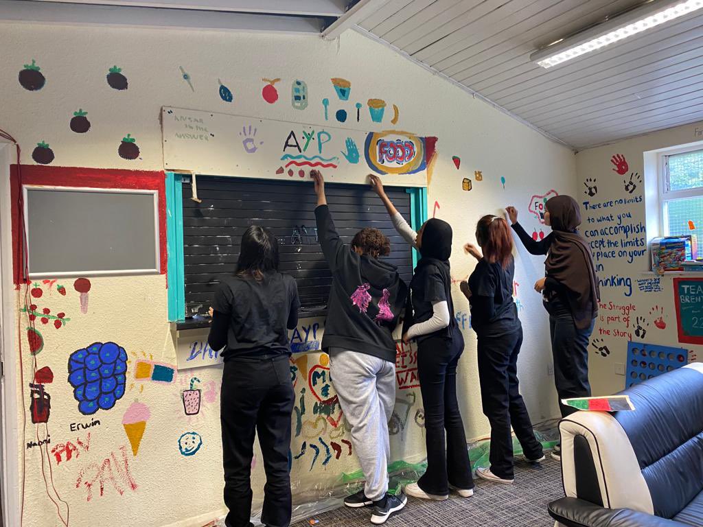 One of our groups spent their afternoon helping refurbish <a href="/ansaryouth/">Ansar Youth Project (AYP)</a> a social inclusion project based in Wembley! Well done to everyone involved #qpr #ncs #ansaryouthproject