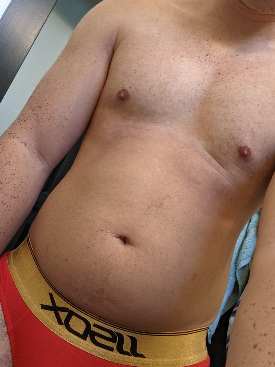 beefybluemayo's tweet photo. Post shower photo shoot https://t.co/Dg5Npl8x1t