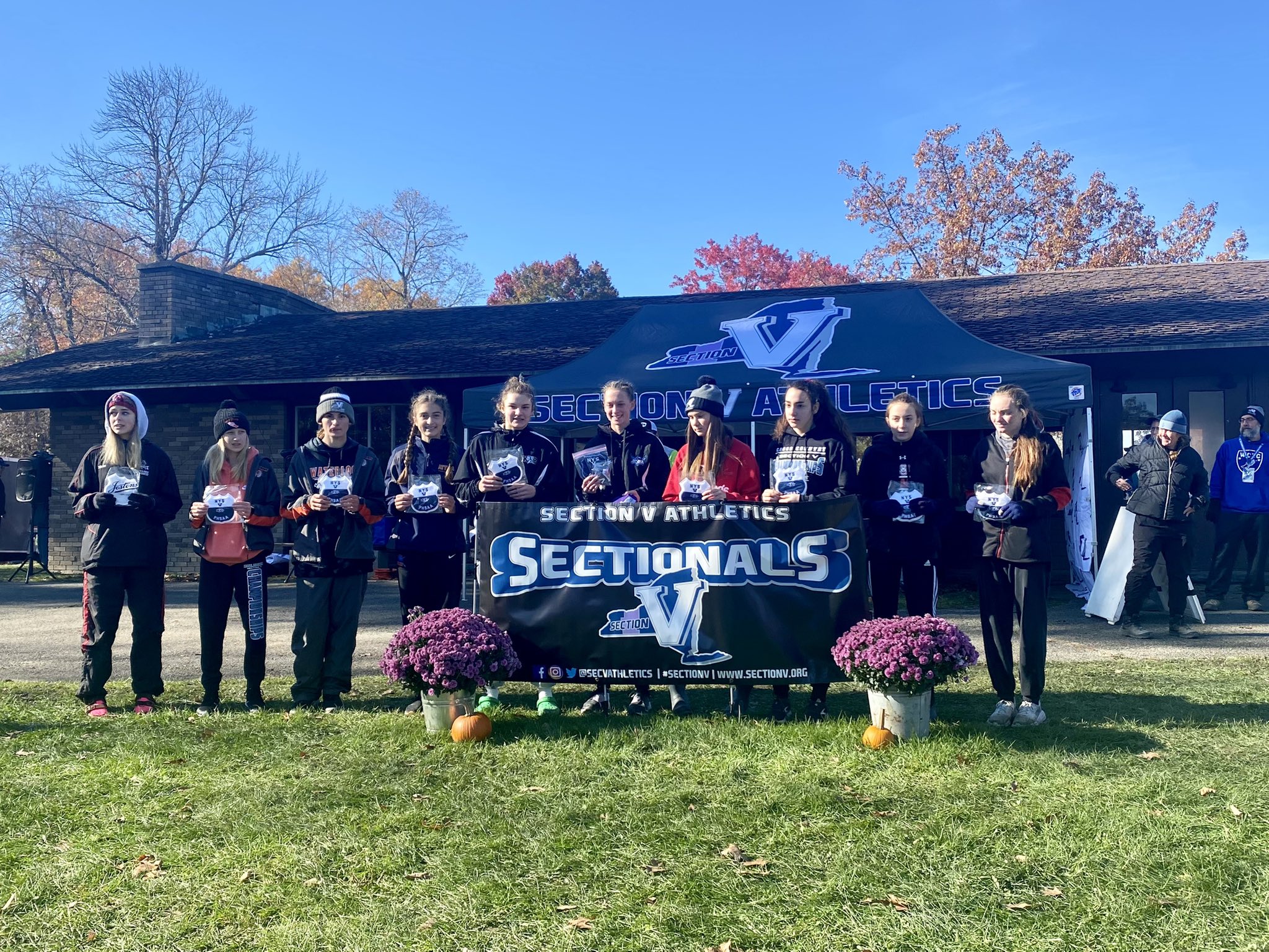 WATERLOO GIRLS CROSS COUNTRY WINS SECTIONAL CROWN Team secures Class C