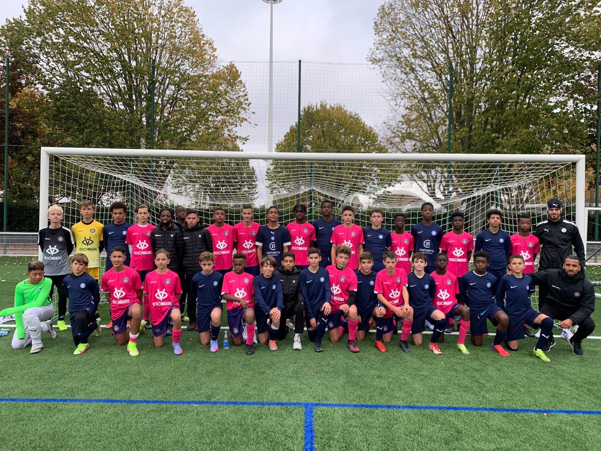 dylanhenri4's tweet photo. Ce matin, en clôture de cette semaine, nous avons eu le plaisir de recevoir les U14 de @JoinvilleRc  au stadium 📍 

Merci au staff de @JoinvilleRc pour votre déplacement.

Super état d’esprit, avantage pour nos violets sur le match ✅

#forzaviola 
#lespitchouns 

@ToulouseFC https://t.co/fUvJJg2MHA