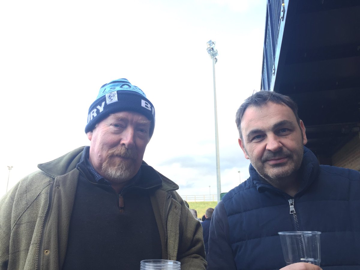 Great to see Hugh Macaulay and Kevin Brady at Newbury RFC on 25th anniversary of move to the Monks Lane site. 
Newbury Blues 33 - 7 Beaconsfield. Recommended beers at real ale stand include <a href="/indigenousbrew/">IndigenousBrewery</a> Baldrick &amp; Tickety Boo + <a href="/Loddonbrewery/">Loddon Brewery</a> Citra Quad. Cheers!