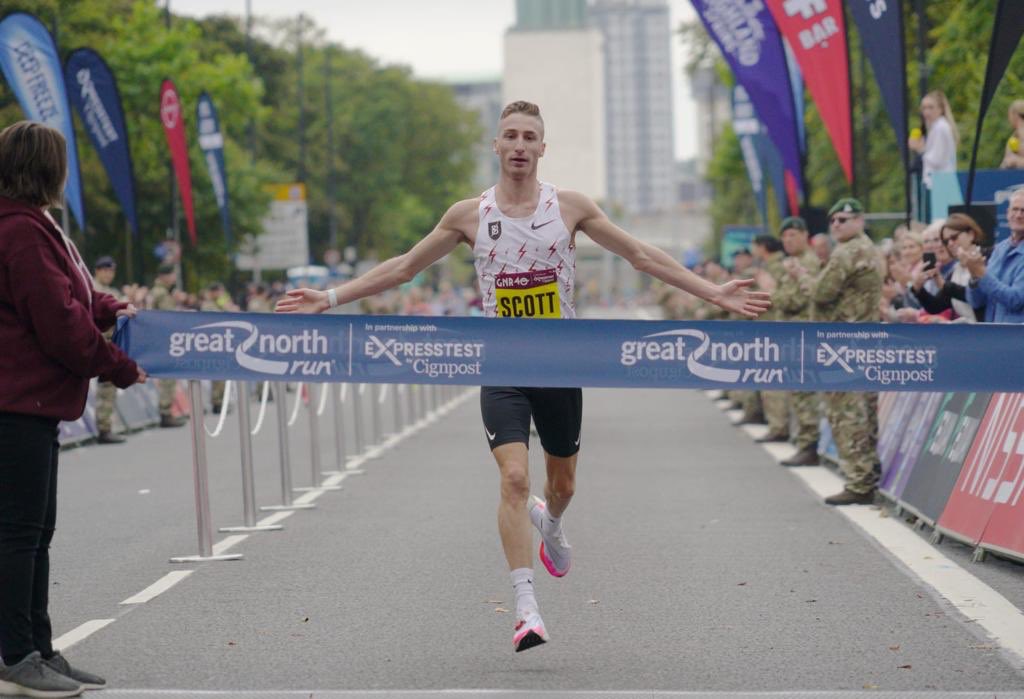 Your British male athlete nominees: Marc Scott 🇬🇧 ✅ 27:10.41 for 10,000m - No.2 on UK all-time rankings ✅ 13:05.13 for 5000m - No.3 on UK all-time rankings ✅ Winner of Great North Run Vote for @_MarcScott via our website ⬇️