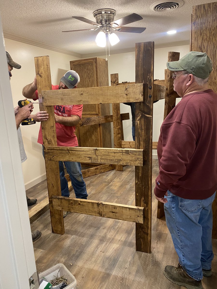 tommywwilson's tweet photo. Ellistown Baptist Church showed up today at The Freedom Center to build bunk beds &amp; built a 16 foot farm table for our men program. We will open Dec 1.  Check out our web page
https://t.co/VarFkgBwA6 https://t.co/vtlE8rd34I