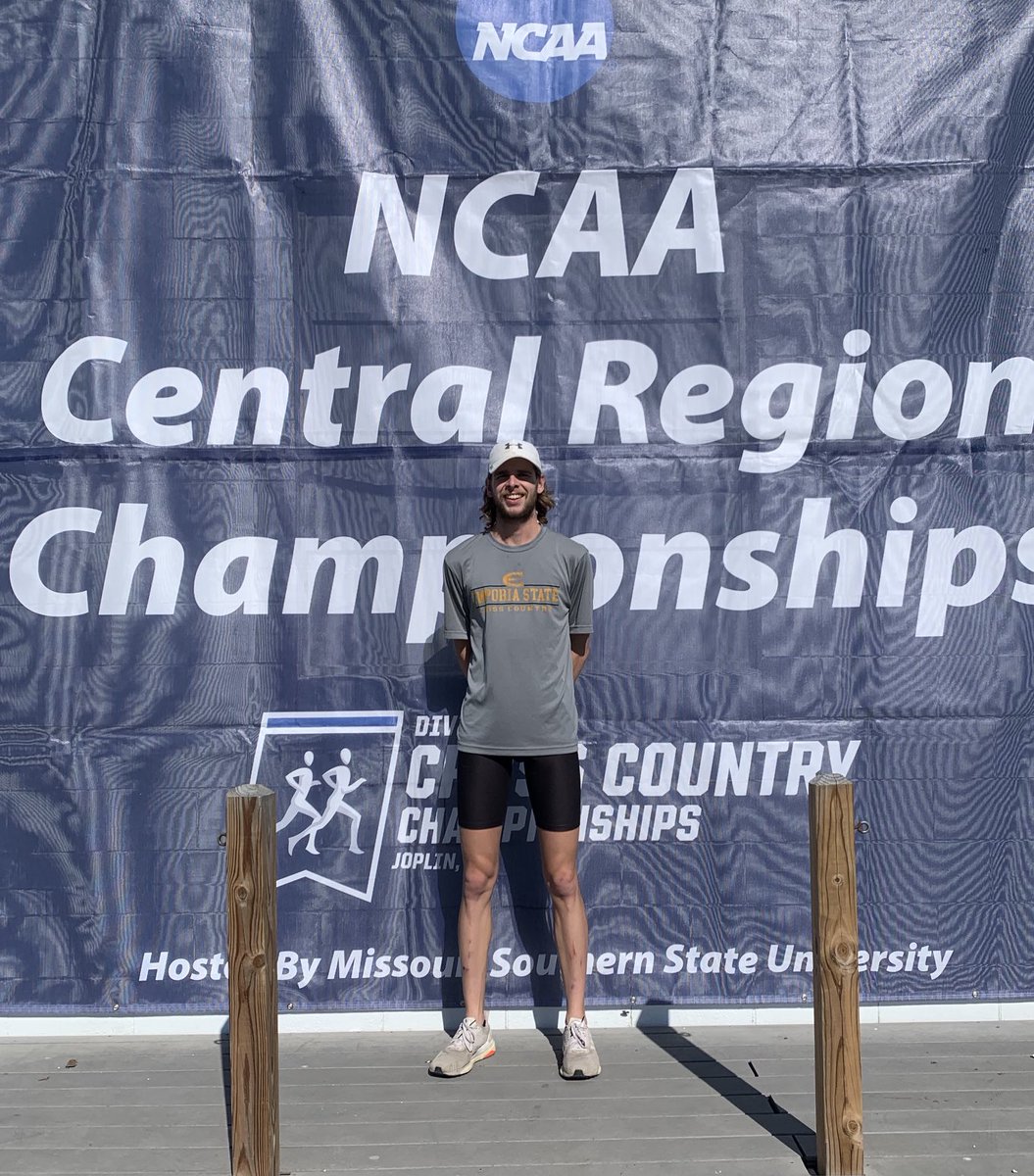 ESUHornetsTFXC's tweet photo. ⁦@mnm15rs⁩ punches his ticket to Nationals! Maki runs 30:03 to take 8th overall. He led the Hornets to a 10th place regional team finish! #stingersup https://t.co/zmvSlmBnqQ