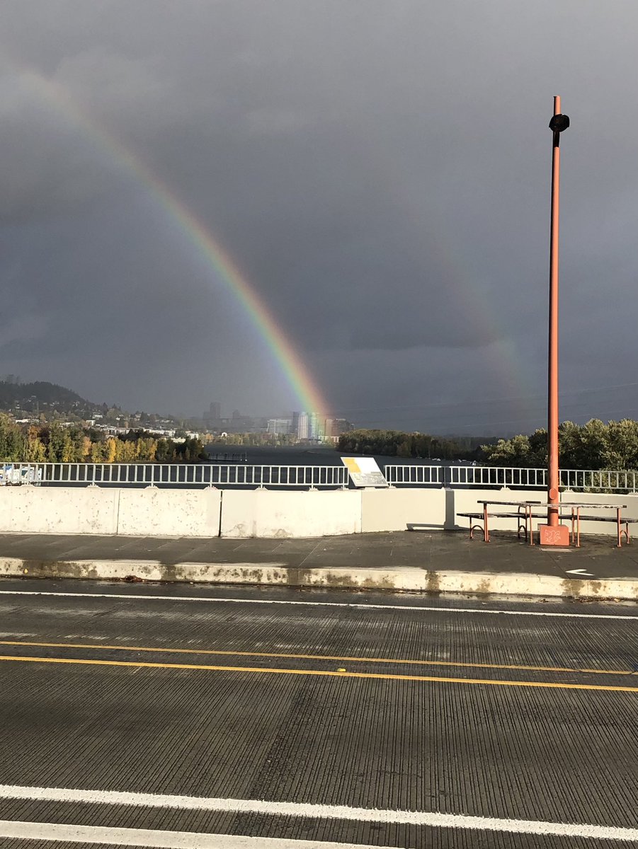 runautumnrun's tweet photo. Long run in Portland with Sam this morning.  Ended with a double rainbow, and a downpour AFTER we were in the bakery. https://t.co/vTJ2TdyH1G