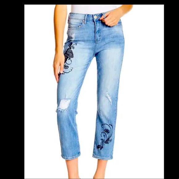 RAWFashionFinds's tweet photo. So good I had to share! Check out all the items I'm loving on @Poshmarkapp #poshmark #fashion #style #shopmycloset #seven7 #bbdakota #jackbybbdakota: https://t.co/xcen2yCeKC https://t.co/LZSdCbr9xt