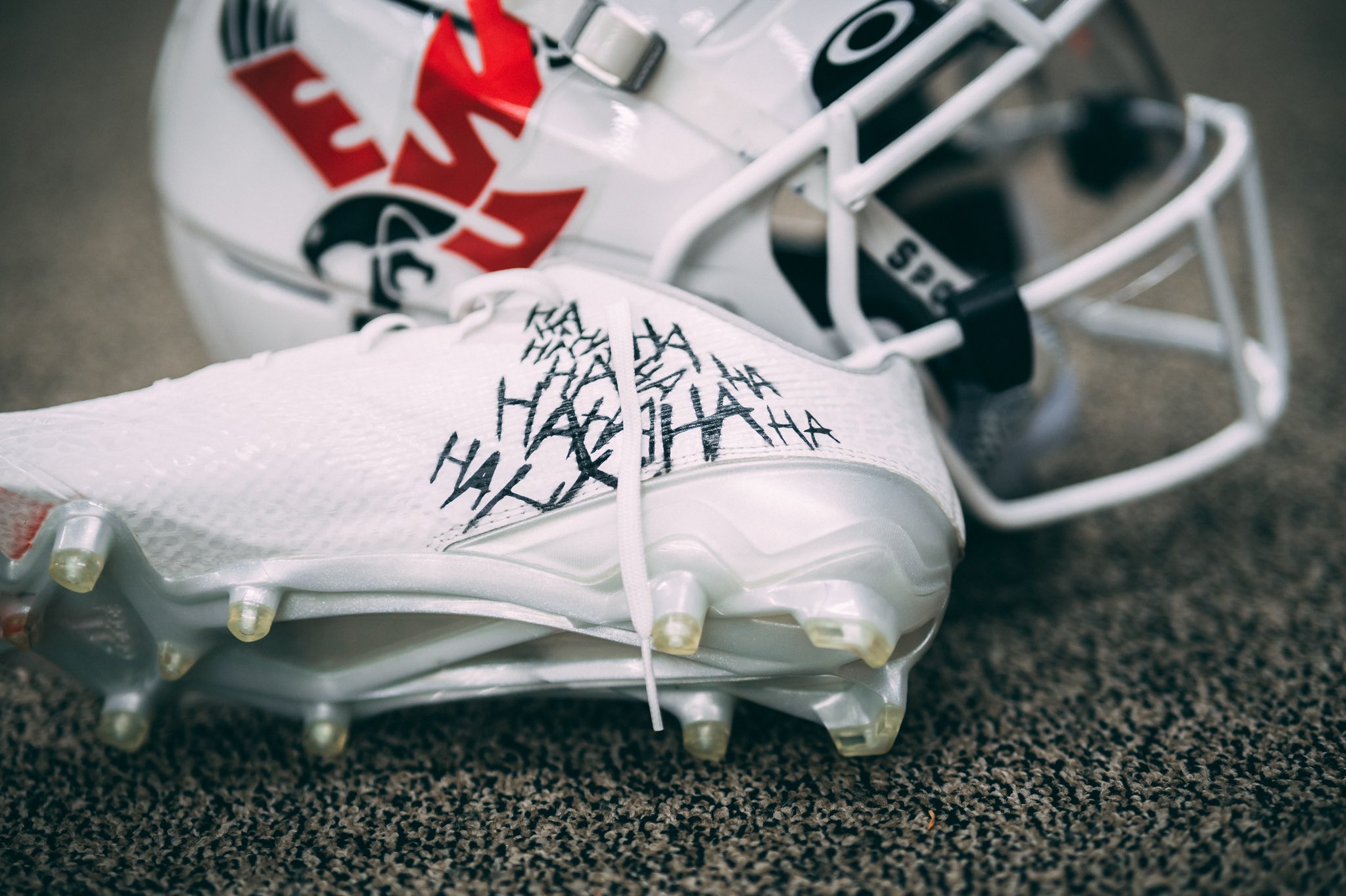 Custom lineman best sale cleats