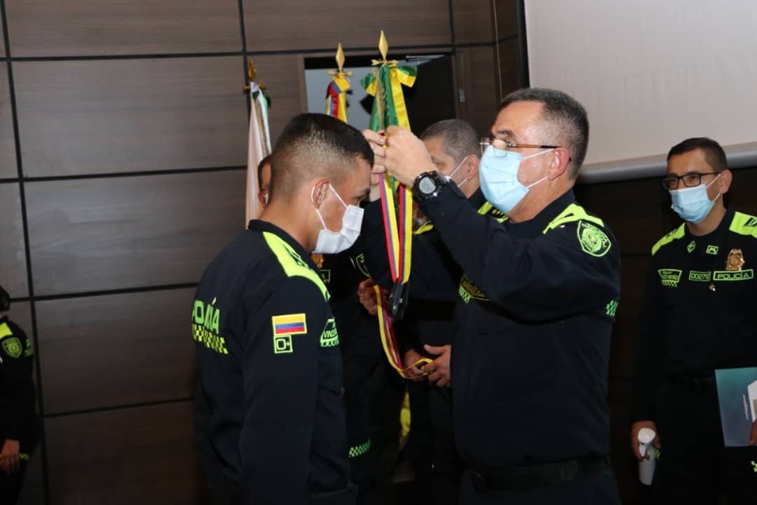 Escuela de Cadetes de Policía General Santander tweet media