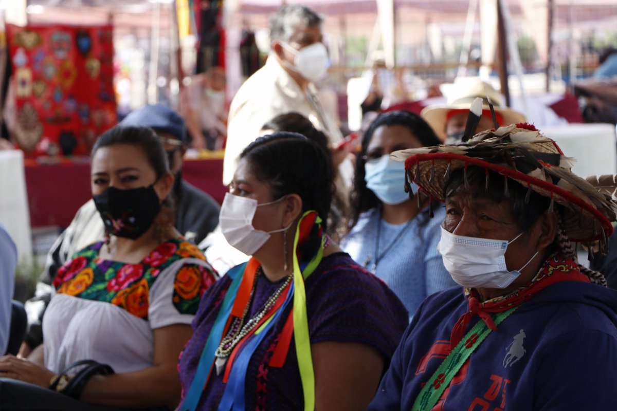 CulturaCiudadMx's tweet photo. Ven a la @FiestaIndigena a disfrutar de toda la música🎤, el sabor😋, la danza💃, los talleres y mucho más de la cultura de nuestro país. 🇲🇽 

Consulta la programación 👉 https://t.co/p2p50CCng2. 

#FiestaIndígena2021 https://t.co/YEu5m4HgSS