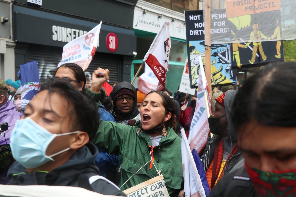 Climate Justice = #LandBack
End CO2LONIALISM!
Thousands take to the streets in Glasgow, Scotland, demanding #ClimateJustice and no more false solutions. #NoNetZero #ItTakesRoots