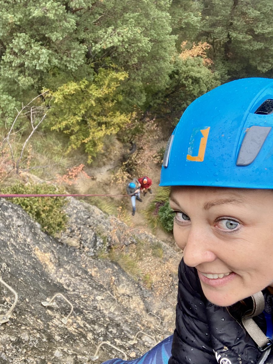 Barbara_Collet's tweet photo. 🇪🇸Happy rainy climb 🧗‍♀️☔️
#climbing #spain #rain #happyclimb #automn #cliff #mountains https://t.co/sgV2vuFiVW
