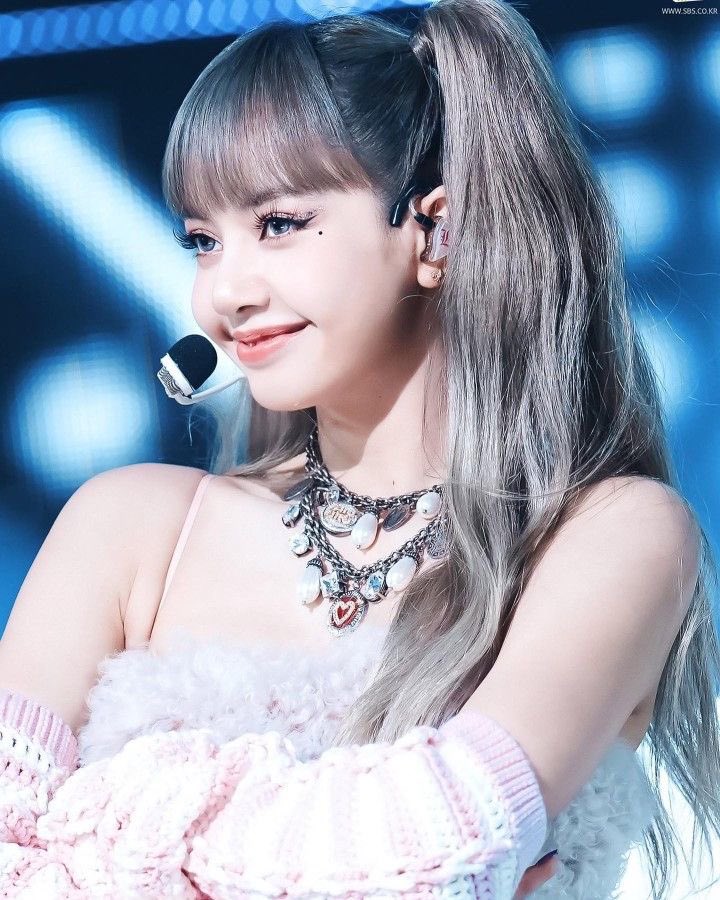 BPINKLATINO's tweet photo. I vote #lisa for #MAMAVOTE https://t.co/qkmFhpHWL0