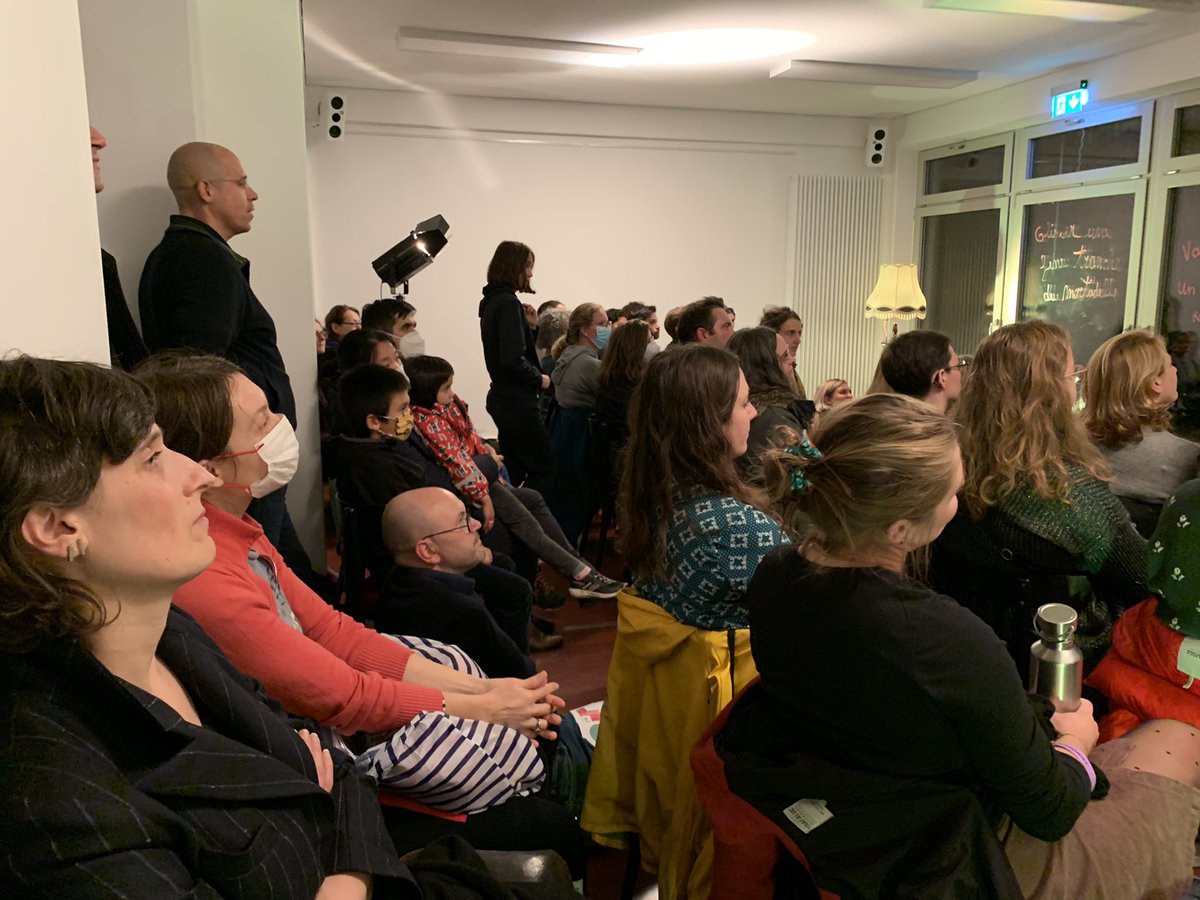 ldrlak's tweet photo. #FilFrancophone Pink Boys and Old Ladies avec La CoLec #FestivalDesFrancophonies Berlin « Si on ne laisse pas respirer une phrase, elle meurt » @CentreFrBerlin cc @languesFR https://t.co/22z3QBtgwd